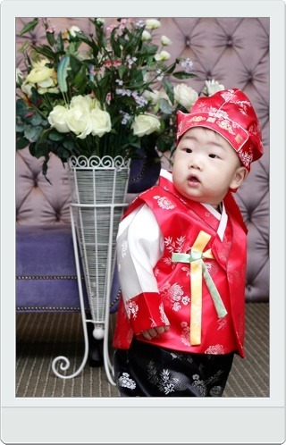 왕자한복 이미지