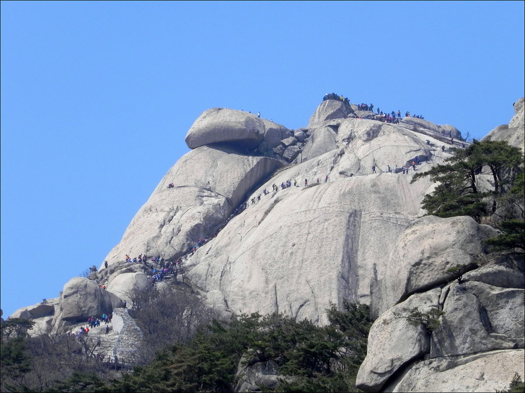 북한산의 만경대.백운대.인수봉 이미지