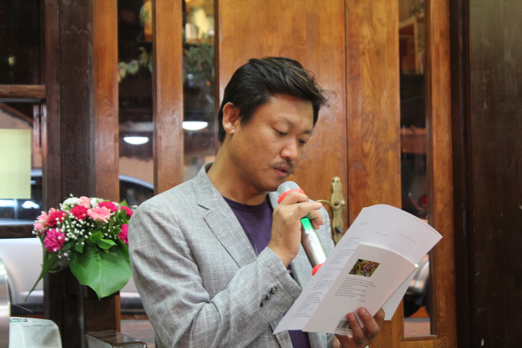 낙엽커피숍 이미지