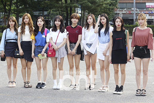 트와이스 뮤직뱅크 출근길 | 인스티즈