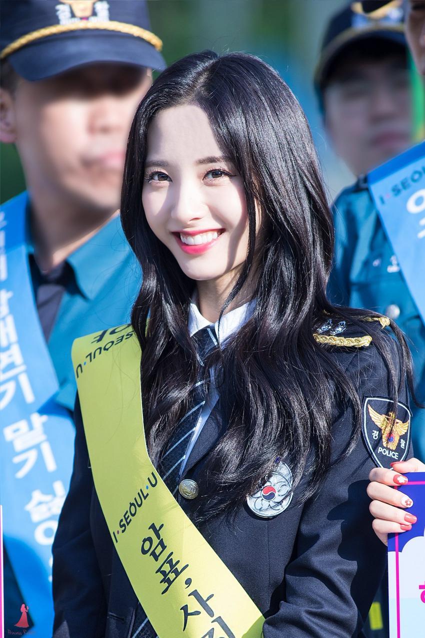 경찰복 입은 우주소녀 보나 | 인스티즈