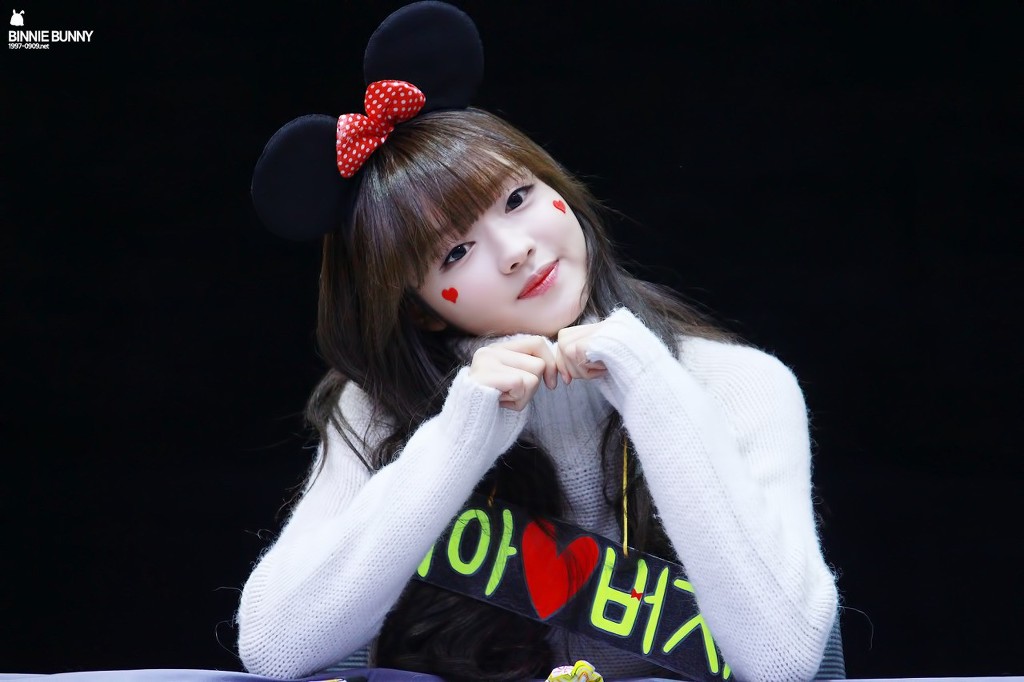 볼이랑 입술이 귀여운 오마이걸 유아 | 인스티즈