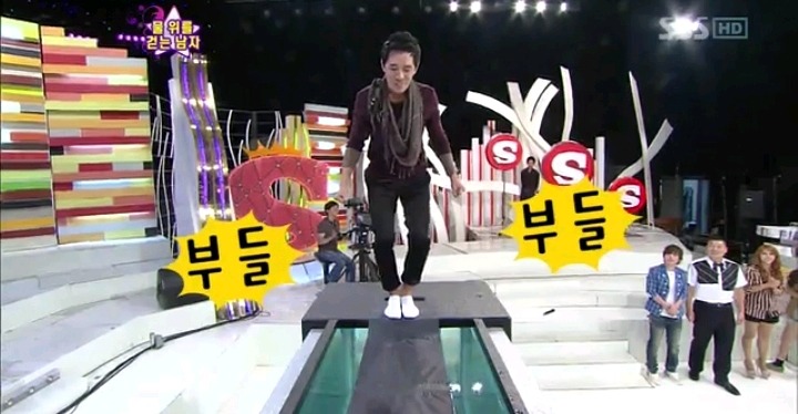 최현우 신의영역에 도전한 물위를 걷는마술 | 인스티즈