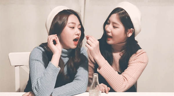 순간 카메라 돌고 있는걸 잊은 강미나 | 인스티즈