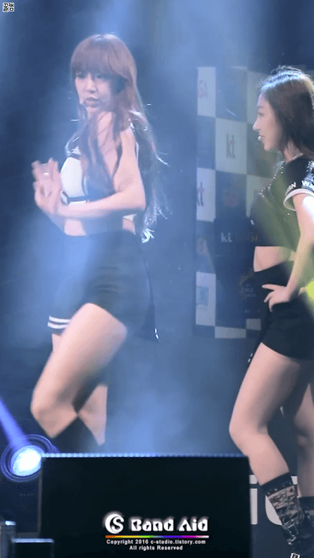 우주소녀라는 신인 그룹에 중국멤버라는데... 춘리급 피지컬인듯.gif | 인스티즈