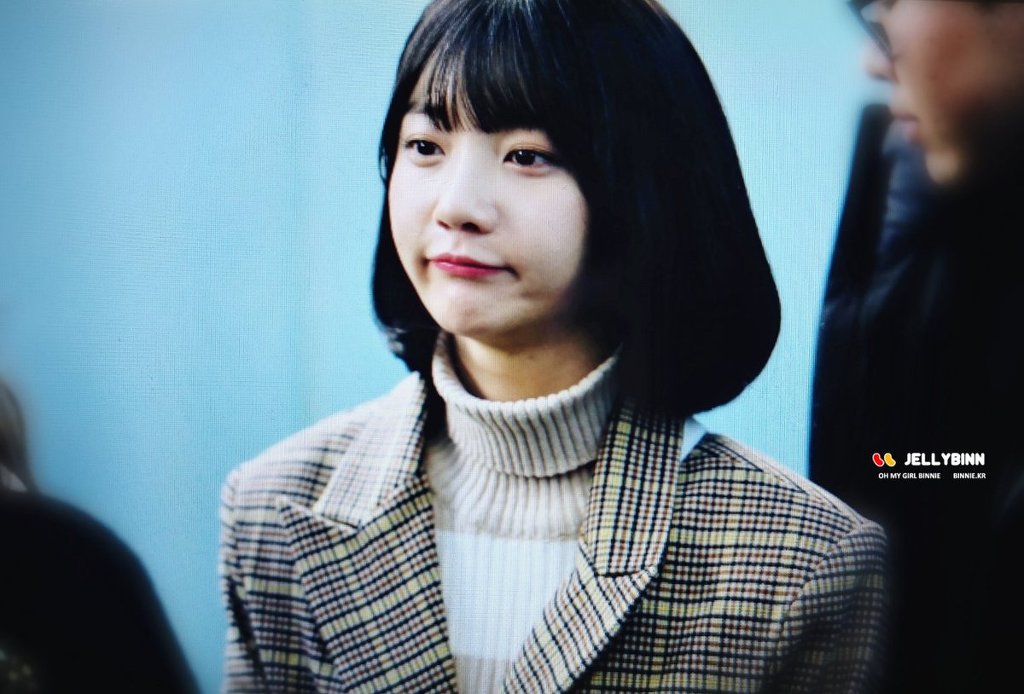 오늘자 오마이걸 인천공항 일본 출국 사진.JPG | 인스티즈