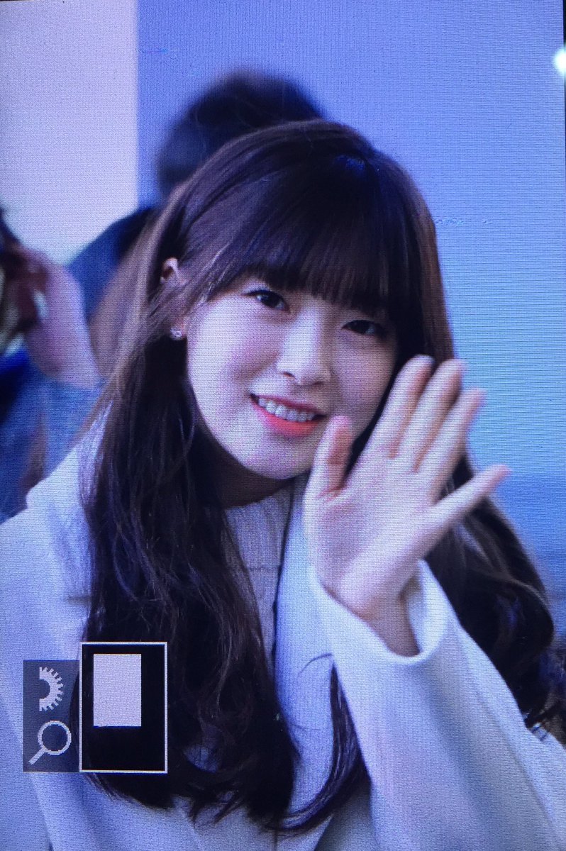 오늘자 오마이걸 인천공항 일본 출국 사진.JPG | 인스티즈