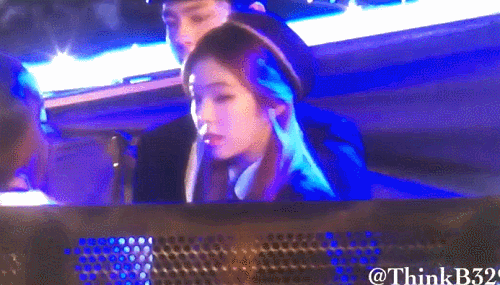 제복 입은 아이린.gif | 인스티즈