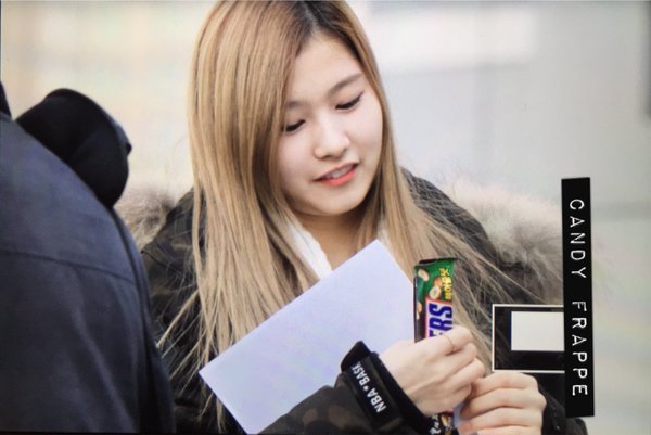 오늘자 트와이스 사나.jpg | 인스티즈