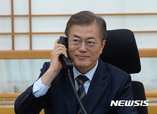 호주 맬컴 턴불 총리에게 당선 축하 전화를 받은 문재인 대통령 | 인스티즈