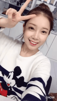 오늘자 에이프릴 윤채경 | 인스티즈