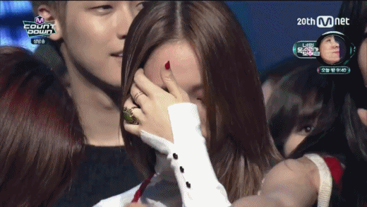 우는 수정이.gif | 인스티즈