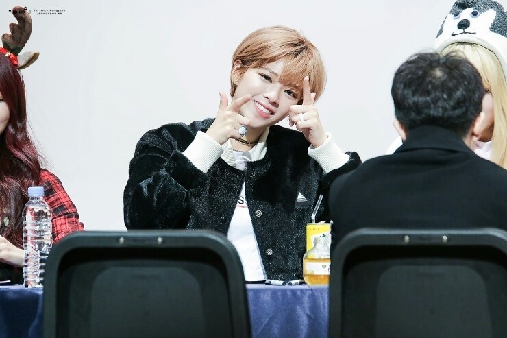 자꾸만 걸그룹답지 않은 매력 뽐내는 트와이스 정연.jpg | 인스티즈