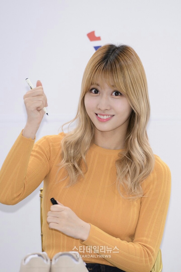 어제 스프리스 팬사인회한 트와이스 | 인스티즈
