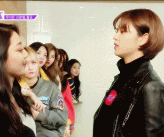 트와이스 정연 벽치기.gif | 인스티즈