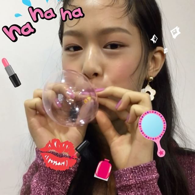 SNS에서 설리, 블랙핑크 제니 닮은걸로 화제모은 2001년생 모델 | 인스티즈