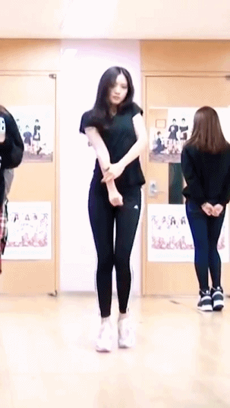 나이를 불문하고 남자들이 좋아하는 여자몸매 스타일.gif | 인스티즈