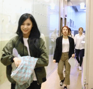 [트와이스] 맴버들 걸음걸이에서 보이는 성격 ㅋㅋ | 인스티즈