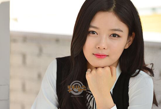 오늘자 양갈래 유정이 vs 생머리 유정이 | 인스티즈