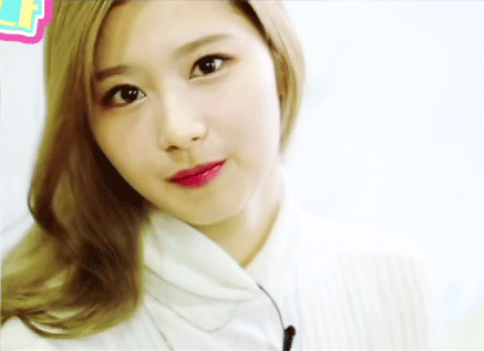 [트와이스] 다소곳녀 사나.gif | 인스티즈