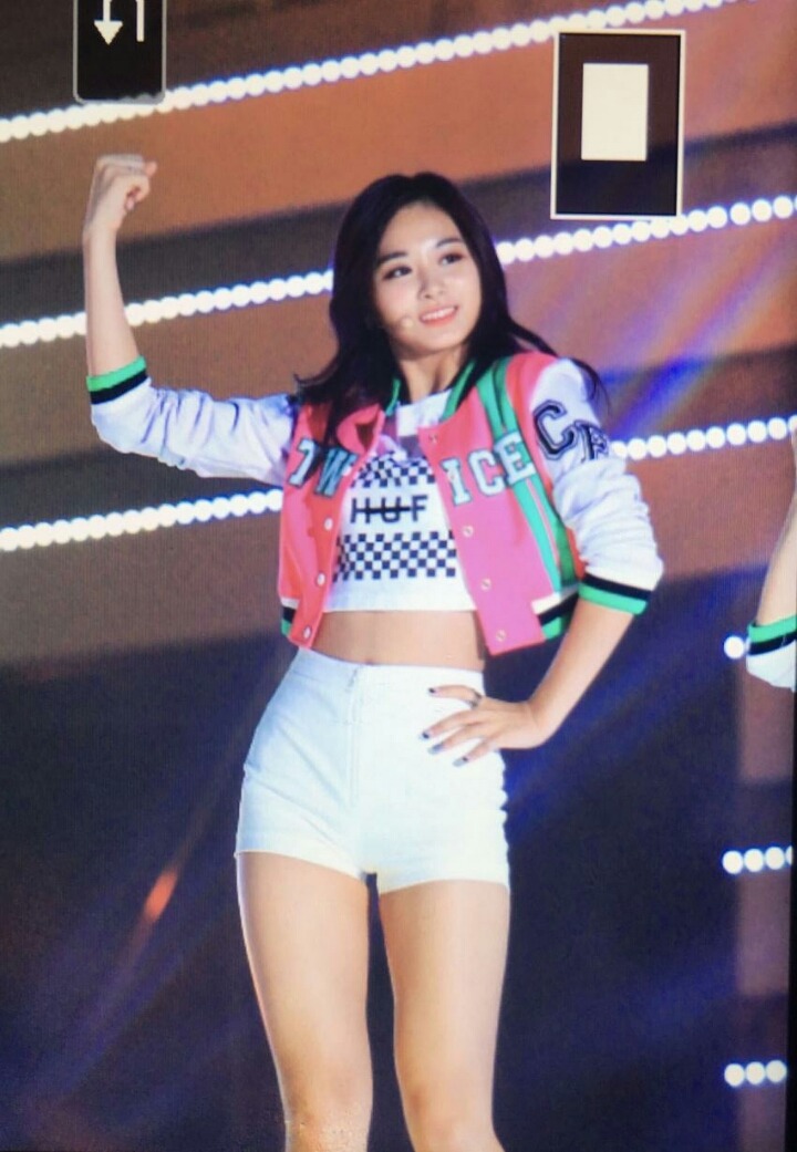 오늘자 트와이스 쯔위 | 인스티즈