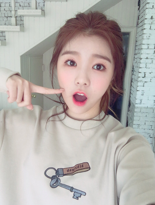 소속사 선배한테 생일날 편지 만들어준 유댕이 최유정 | 인스티즈