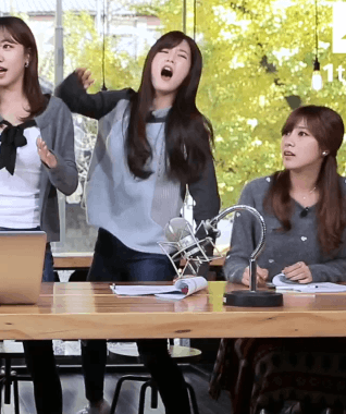 에이핑크 리더와 막내.gif | 인스티즈