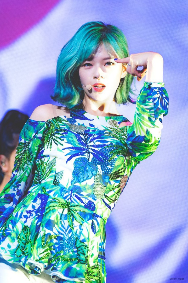 리즈 갱신중인 트와이스 정연 .gif | 인스티즈