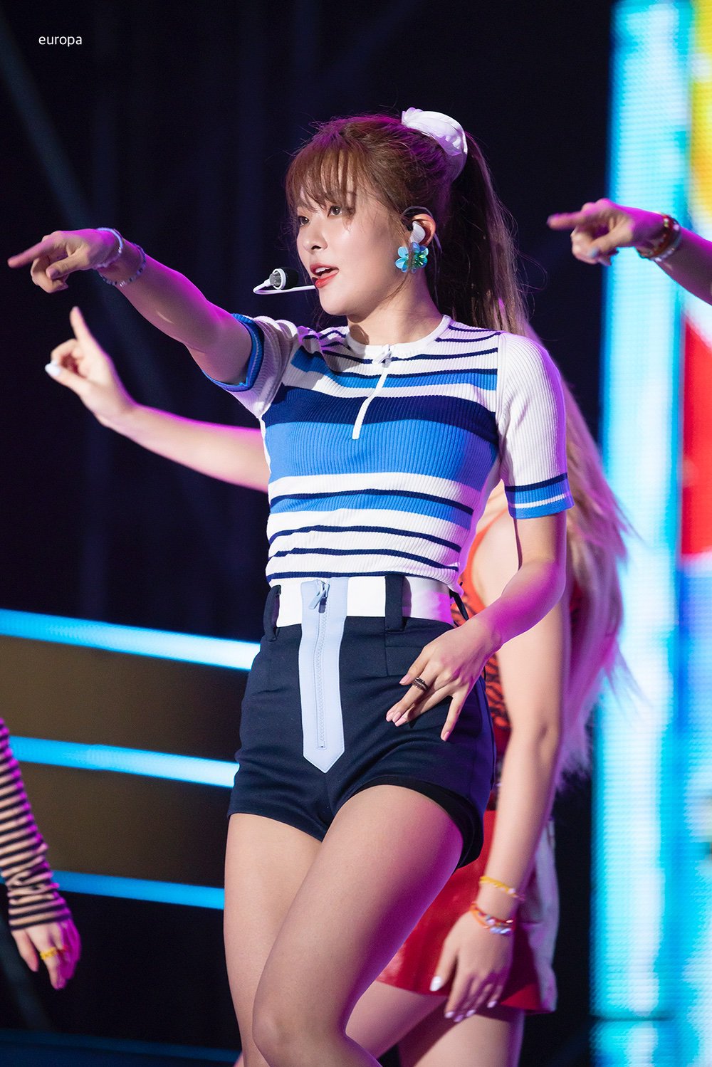 묶은 머리가 잘어울리는 슬기.jpgif | 인스티즈