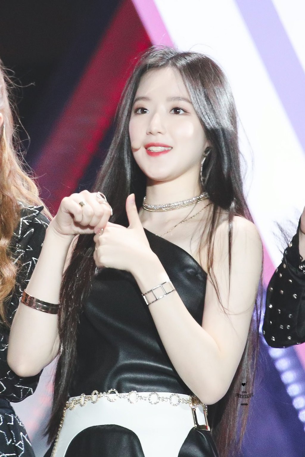 (여자)아이들의 비쥬얼담당 백설공주 슈화.jpgif (311장) | 인스티즈