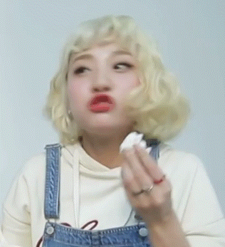 한달 250만원씩 지원받으면 남부럽지않게 살 자신있다vs그 정도의 가치는 아니다.jpg | 인스티즈
