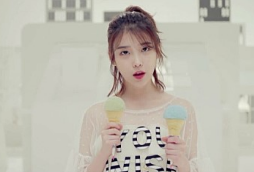 아이유 9주년 ㅊㅋ.jpgif | 인스티즈