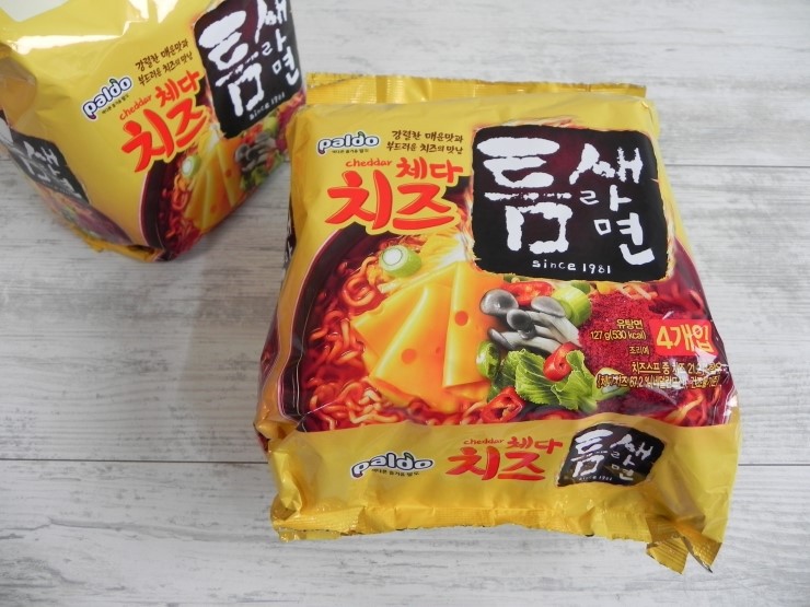 틈새라면 이미지