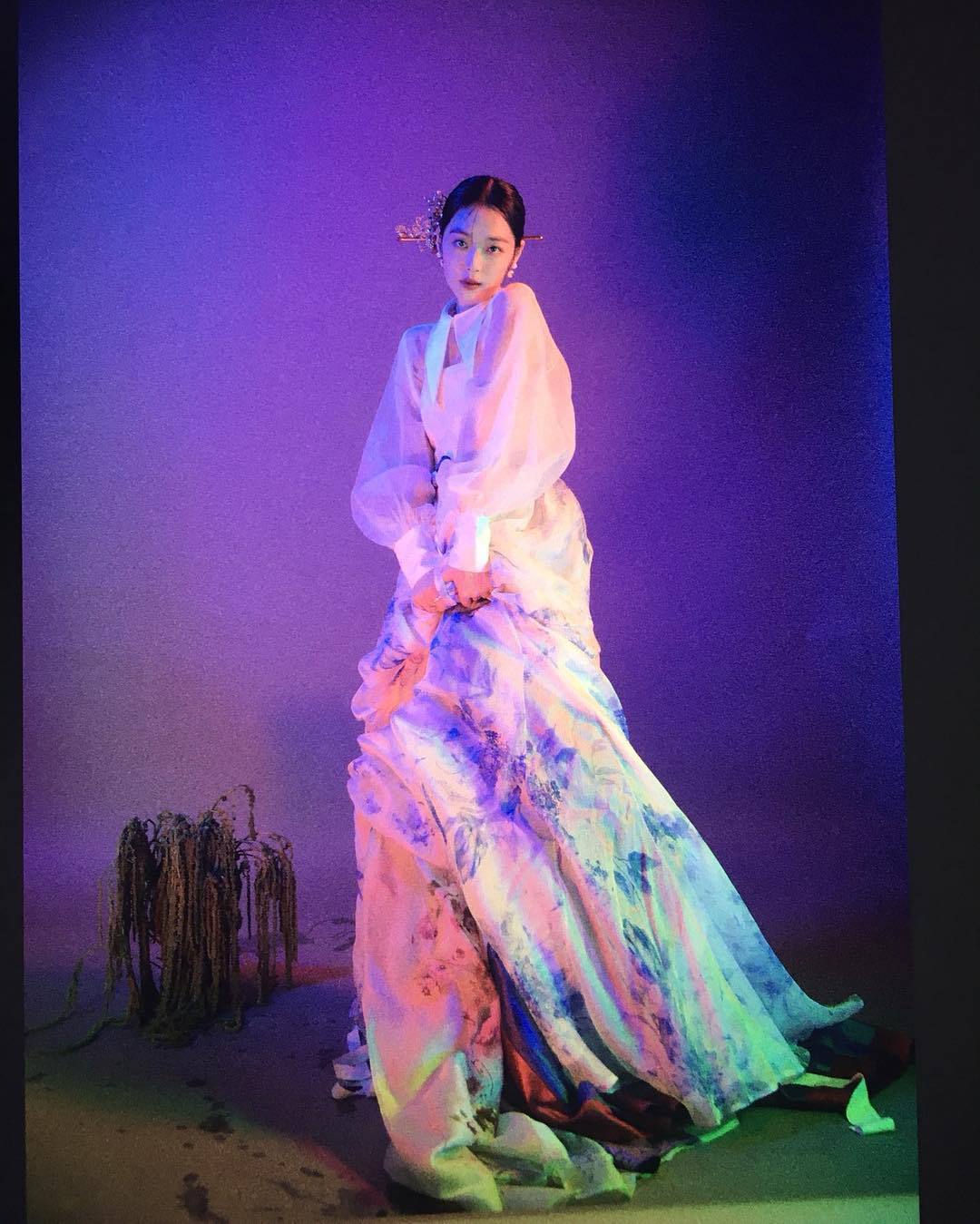 한복입은 오늘자 설리 인스타그램.jpg | 인스티즈