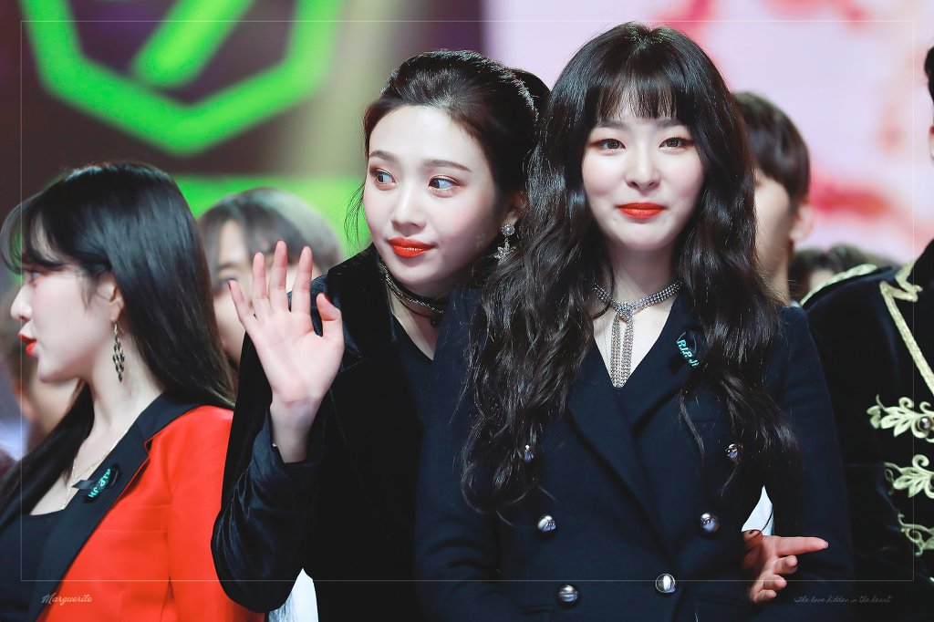[레드벨벳] 무대위에서 카리스마가 사라진 곰.jpgif | 인스티즈