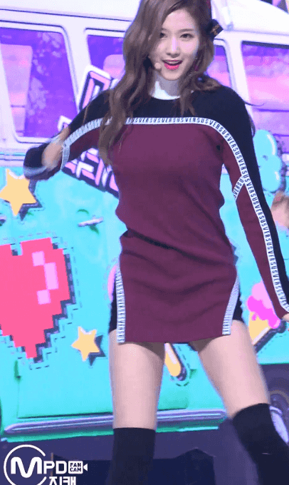 데프콘 깨러 달려가는 오사카꿀주먹 사나 | 인스티즈