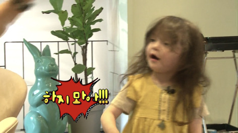 [슈돌] 머리 자르기 싫어하는 나은이를 위한 박주호아빠의 특단의 조치 ㅋㅋㅋ | 인스티즈