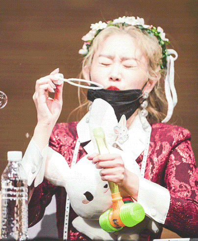 비눗방울 가지고 노는 러블리즈 지수.jpgif | 인스티즈