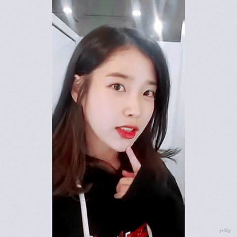 [데이터주의] 삼성카드 페이스북에 아이유.gif | 인스티즈