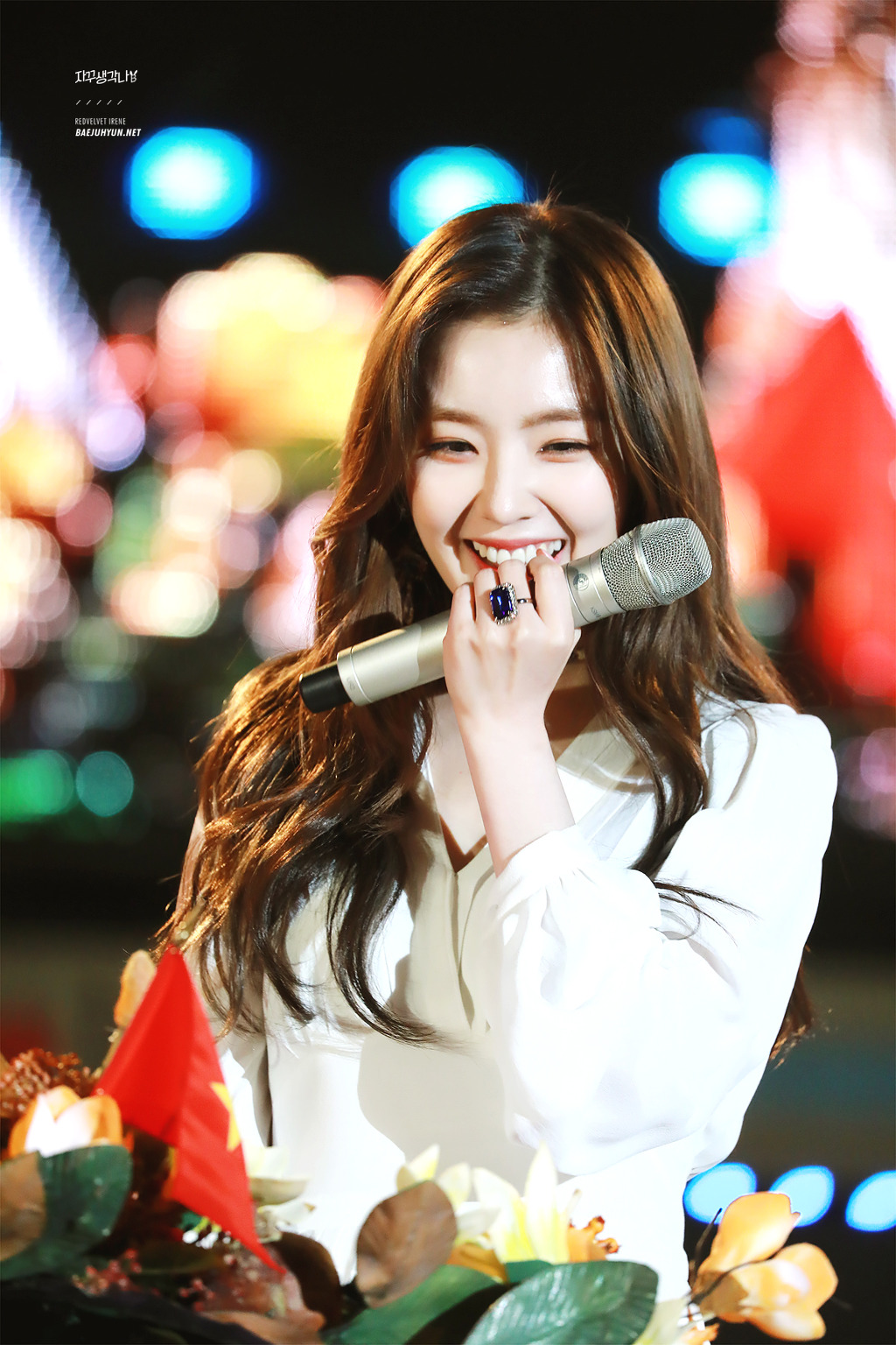 화이트가 잘 어울리는 짱예보스 아이린.gif | 인스티즈