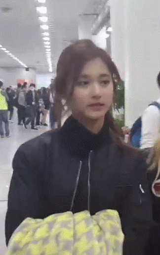 팬들 보정 안받은 여자 아이돌 실물 체감ㄷㄷㄷ.gif | 인스티즈