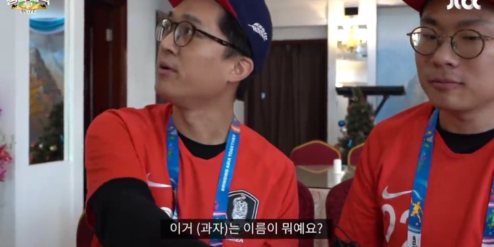 쉬지않고 게겐프레싱하는 북한 옥류관 직원.jpg | 인스티즈