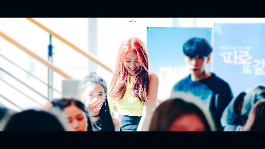 빨간머리가 잘어울리는 ITZY 유나.jpgif | 인스티즈