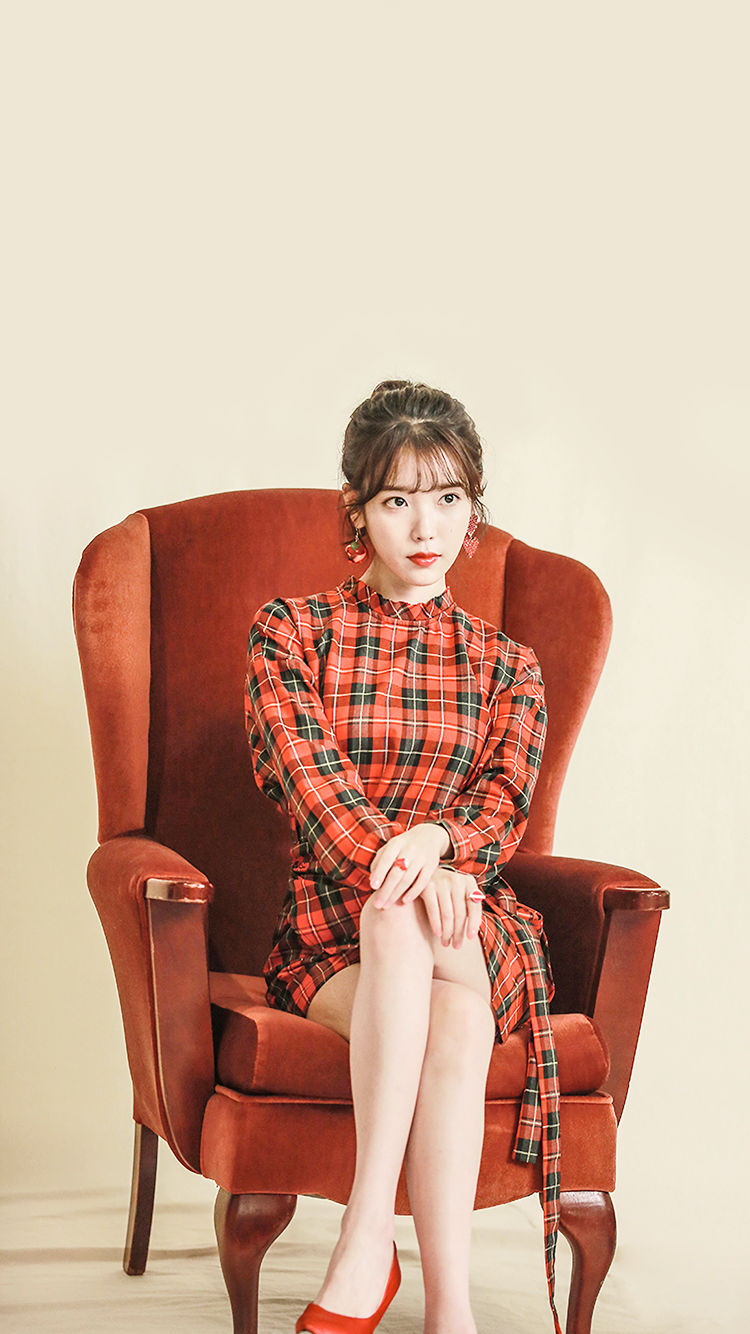 2018 아이유 달력 비하인드 폰 배경화면 & 잠금화면. png | 인스티즈