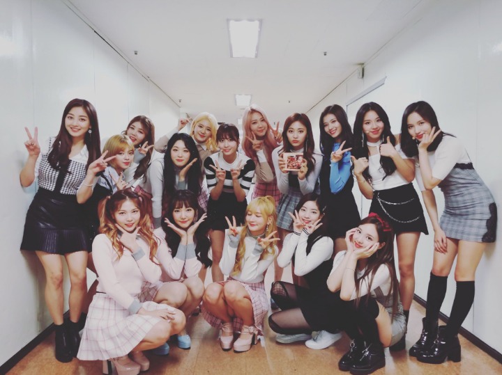 신인 걸그룹과 사진찍은 트와이스 | 인스티즈