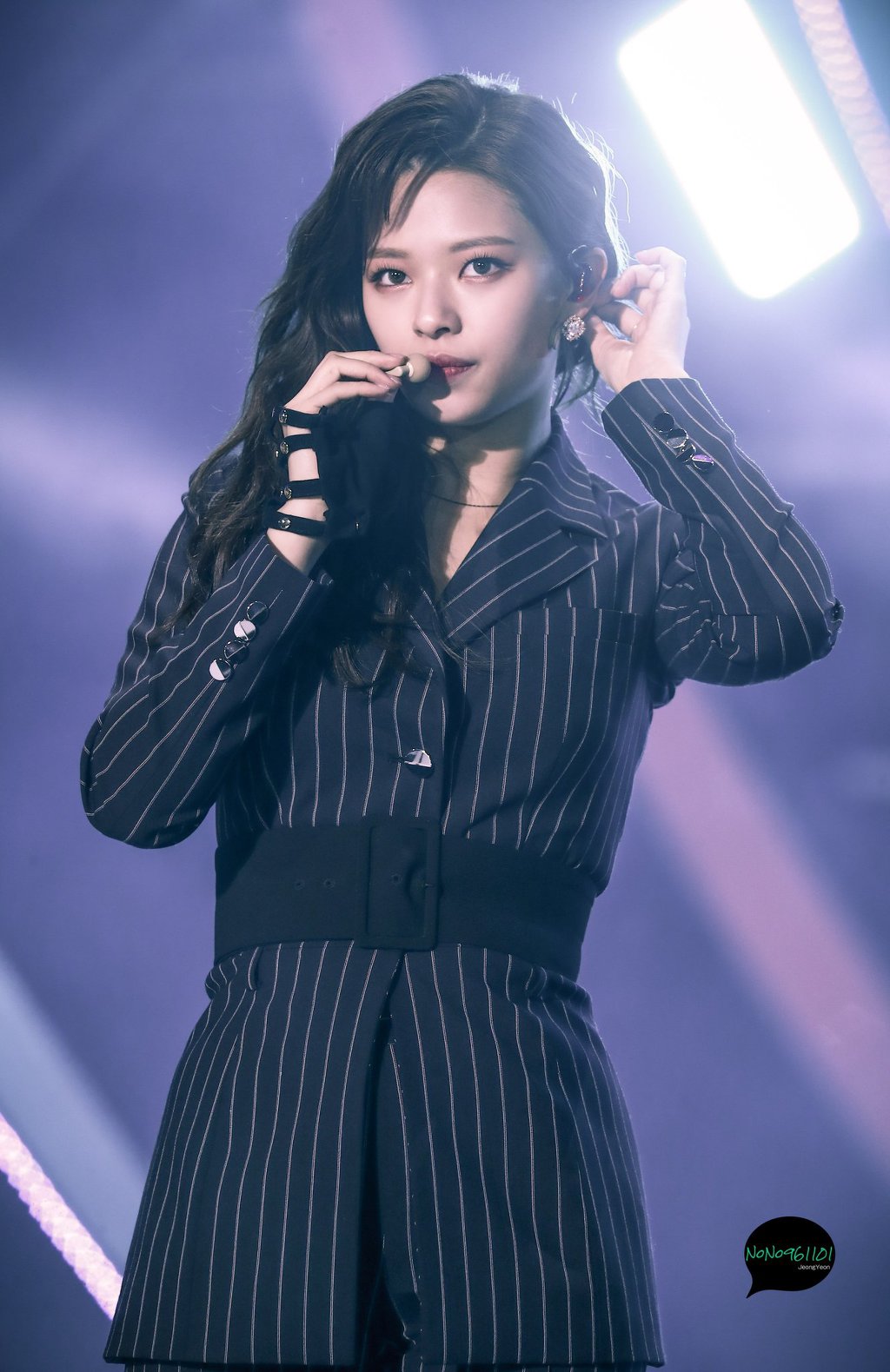 요즘 너무 이쁜 정연이 광주 슈퍼콘서트 | 인스티즈