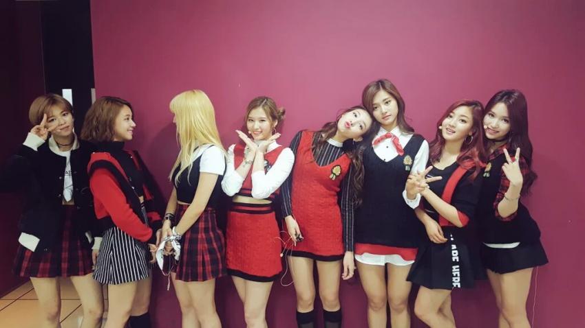 JYP엔터테이먼트 전자공시 트와이스 단체짤 | 인스티즈