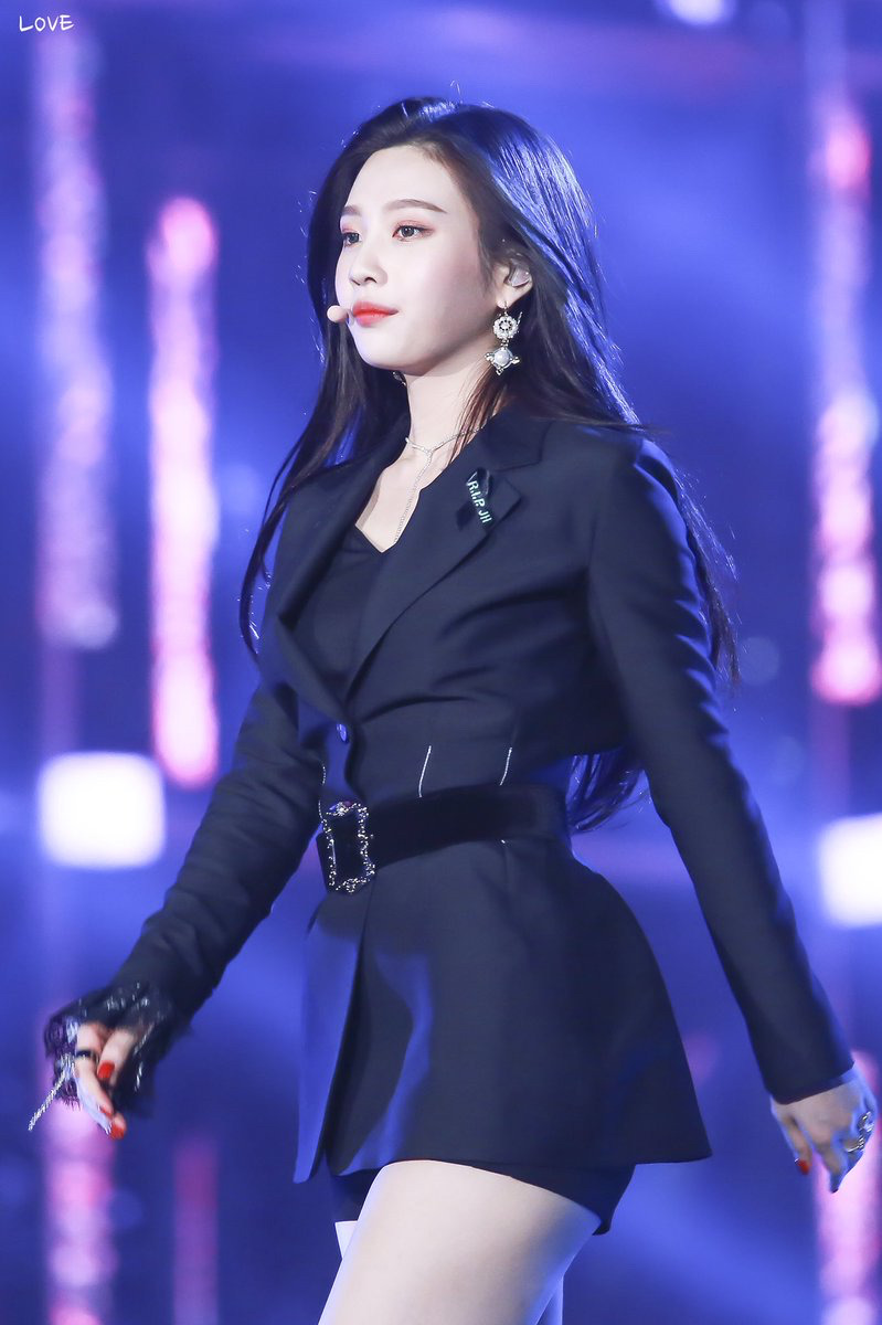 분위기 넘치는 가요대전 레드벨벳 조이.jpgif | 인스티즈
