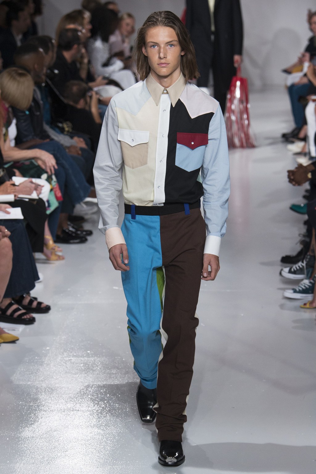 Calvin Klein by 라프 시몬스 2018 S/S 컬렉션 | 인스티즈