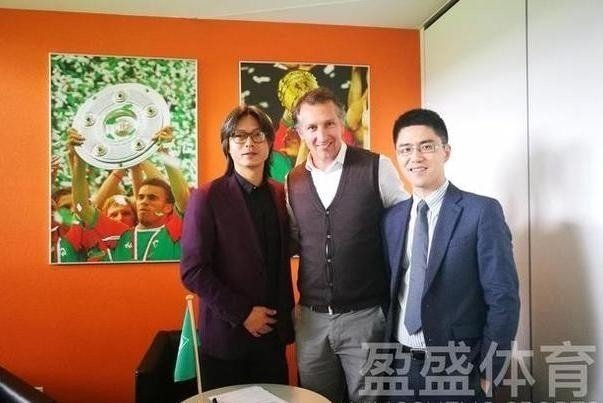  중국인들이 아시아인 유럽파들만 보면 스폰용이라고 하는 이유 | 인스티즈